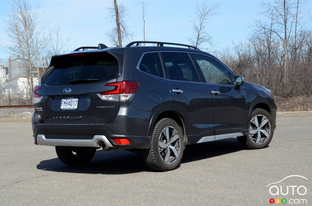 Subaru Forester 2020, trois quarts arrière